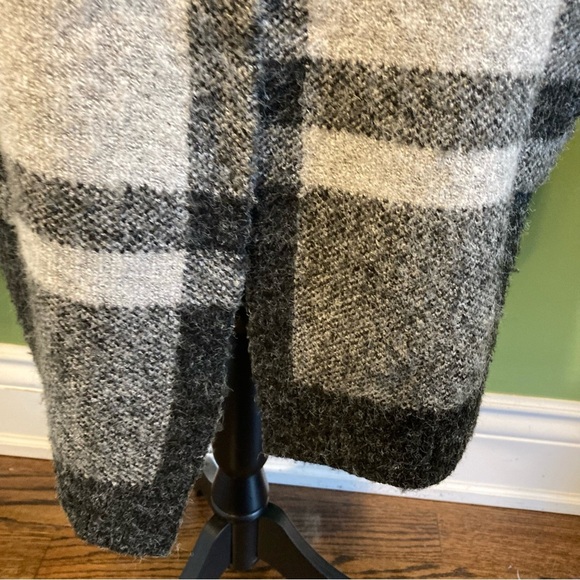 Cyrus Black Gray Plaid Cardigan - Picture 6 of 7
